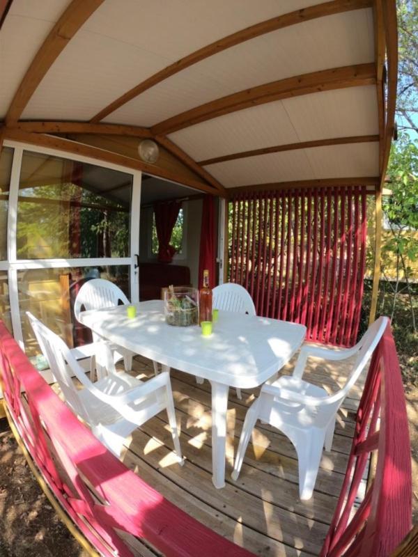 Camping Maeva Escapades Au P'Tit Bonheur Peyrillac-et-Millac Exterior photo