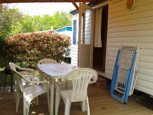 Camping Maeva Escapades Au P'Tit Bonheur Peyrillac-et-Millac Exterior photo